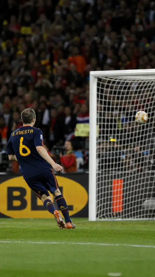 Andres Iniesta World Cup Winning Goal — football phone wallpaper