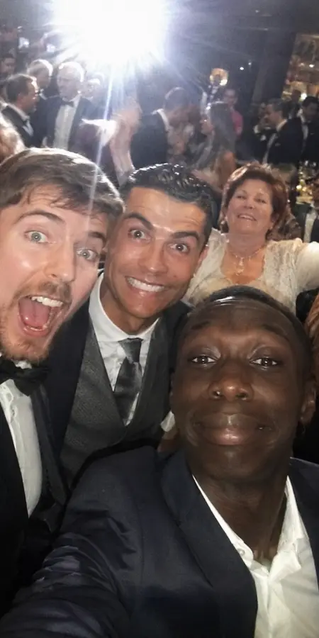 “Cristiano Ronaldo — Legendary Night With The GOAT Squad.” 4K wallpaper for desktop and mobile - Pixbee