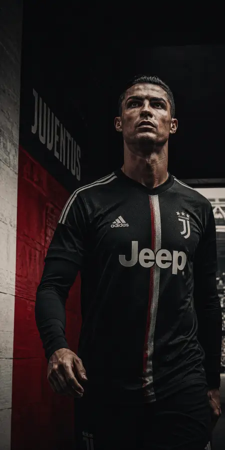 “Cristiano Ronaldo — The King of Turin.” 4K wallpaper for desktop and mobile - Pixbee