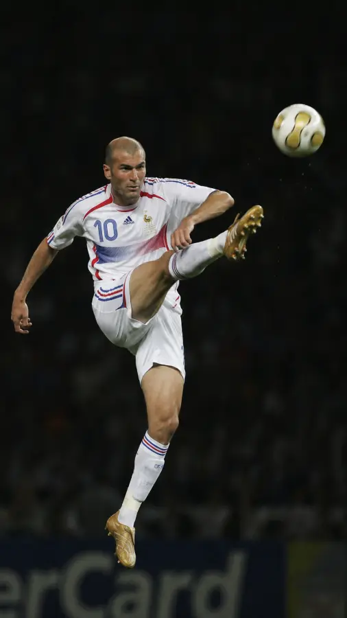 Zinedine Zidane Volley Kick Action Shot — football phone wallpaper